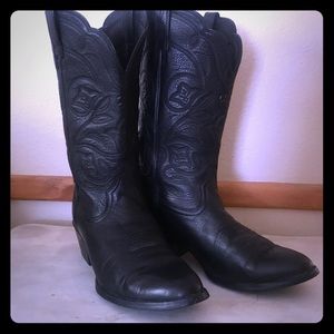 Black ARIAT western boots
